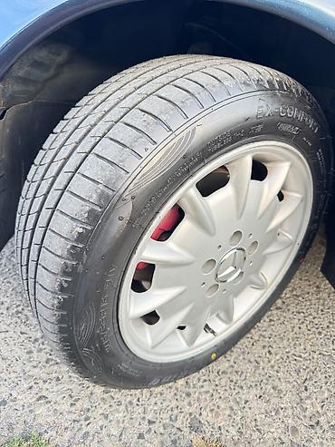 10000 mercedes: Mercedes-Benz 220: 2.2 l | 1999 il Sedan — 4
