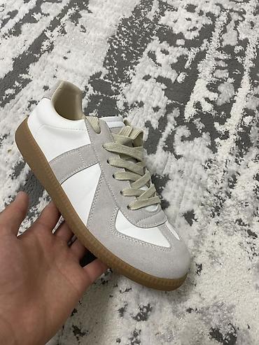 италия 39: Мужские кроссовки, 40, Maison Martin Margiela, Новый, цвет - Белый — 1