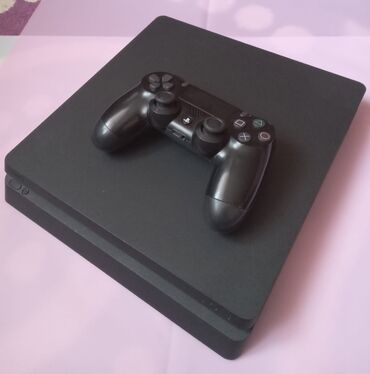 4 b disklər var: Ps4 slim 500gb.ev seraitinde istifade olunub qutusu yoxdu.tek