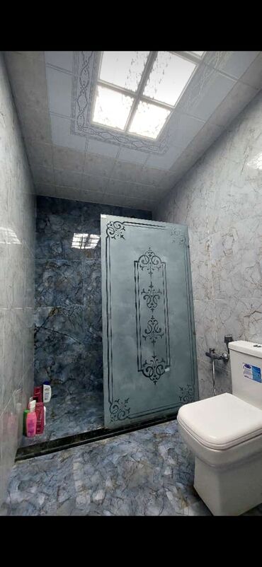 Duş kabinaları, arakəsmələr: Yeni Üstü açıq kabina, Künc üçün, Pulsuz çatdırılma — 25