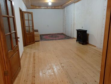 Uzunmüddətli kirayə mənzillər: Mastagada kiraye ev verilir karvan restoranindan 900m icerde — 3