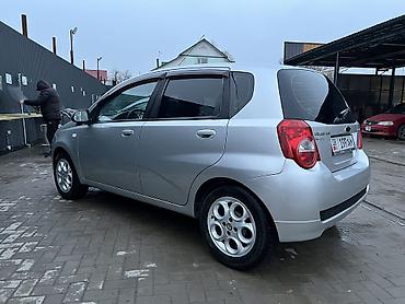 Chevrolet: Chevrolet Aveo: 2010 г., 1.2 л, Механика, Газ, Седан — 5