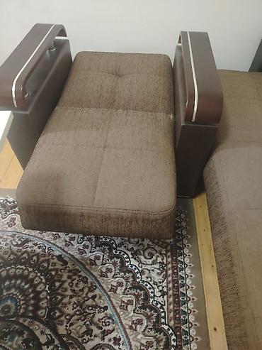700 manat nece rubldu: Divan kreslo . acilir. Bine . Qiymet 300 manat. Zehra.x m — 4
