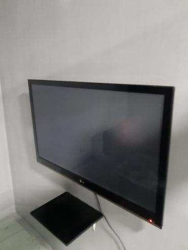 plazma televizor satilir: LG plazma/LCD televizor, diaqonal təxminən 40–42 düym. Nazik çərçivəli — 4