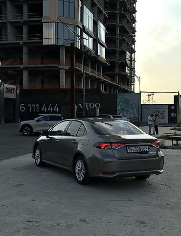 4 vd: Toyota Corolla: 2020 г., 1.8 л, Вариатор, Гибрид, Седан — 4