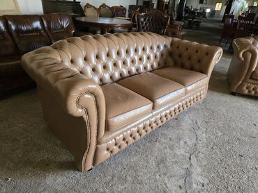 Stilske garniture: Garnitura klasičnih kožnih sofa – stil Chesterfield - Set od tri — 2