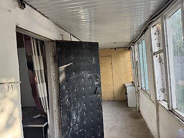 Үйлөр: Сдаётся простое жилое помещение в одноэтажной постройке. Планировка и — 6