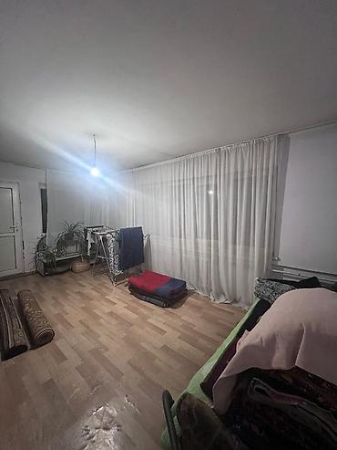 Продажа коттеджей и домов: Продаю дом район Кудайбергена по ул.Маданият . 2 этажа кирпичный, на 1 — 6