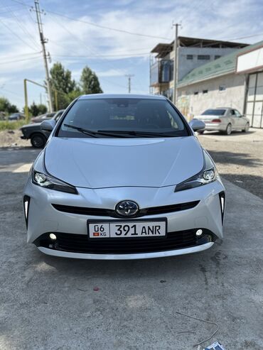 автомобиль гибрид: Toyota Prius: 2021 г., Гибрид