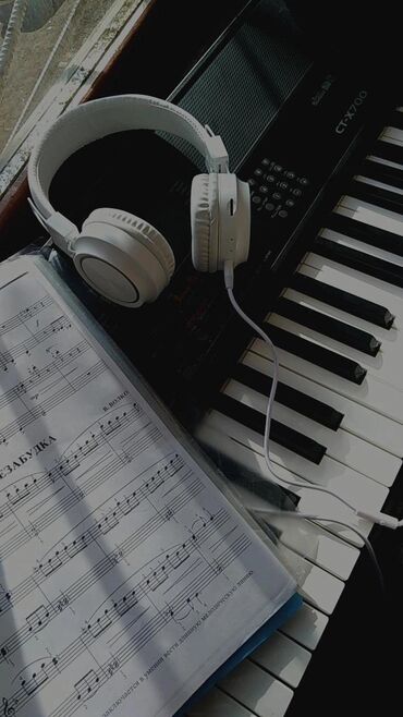 Другие музыкальные инструменты: Уроки фортепиано 🎹 45 минут -600 сом я научу играть Ваши любимые и