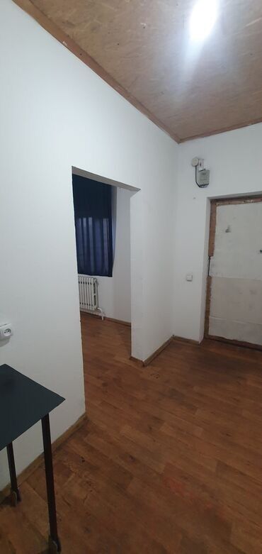 дом в беловодске: 35 м², 1 комната, Подвал, погреб, Забор, огорожен