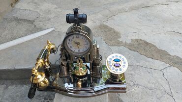 зеркало для ванной: Retro üslubda dekorativ stasionar telefon-qurğu - Dizayn: Qala