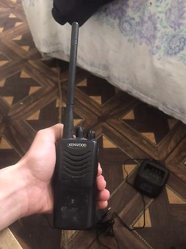 kenwood maqintafon: Kenwood portativ həvəskar/peşəkar rabitə stansiyası (təxmini TK — 1