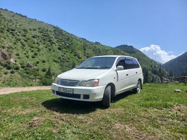 Toyota: Toyota Gaia: 2001 г., 2 л, Автомат, Бензин, Минивэн