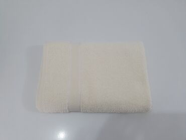 Peškiri: PEŠKIR Dimenzija: 70 x 140cm Sirovinski sastav: 100% pamuk Cena — 10