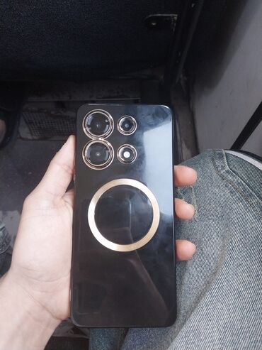 кнопка телефон: Smartfon - Ekran: Tam ekran ön panel, mərkəzdə “punch‑hole” ön