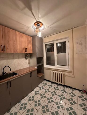 Продажа квартир: 3 комнаты, 58 м², 104 серия, 1 этаж, Евроремонт