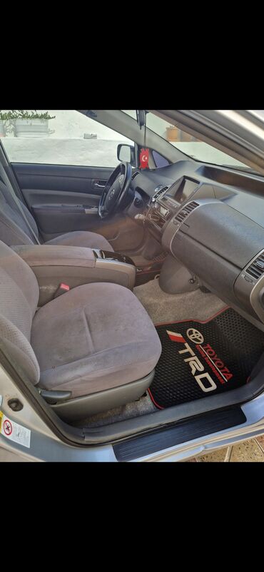 Toyota: Toyota Prius (2-ci nəsil) hibrid hatchback - Gümüşü rəng - 5 qapı, 5 — 6