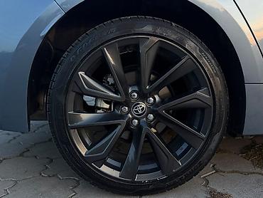 на corolla: Toyota Corolla: 2023 г., 1.8 л, Автомат, Бензин, Седан — 5