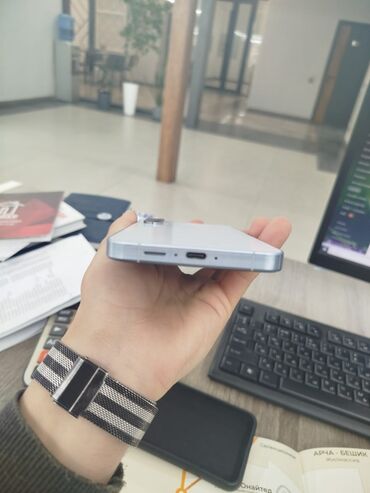 samsung galaxy a14: Samsung Galaxy A55, Б/у, 256 ГБ, цвет - Белый, В рассрочку, 2 SIM