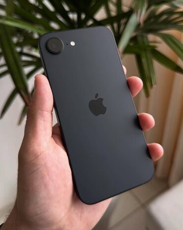 IPhone 16e, Б/у, 128 ГБ, Черный, Защитное стекло, Чехол, Кабель, 100 %