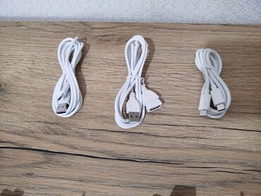 Digər kompüter aksesuarları: Adapter kabel və perexadnik, ötrücü, keçirici; şəkilləri çevirib baxa — 15