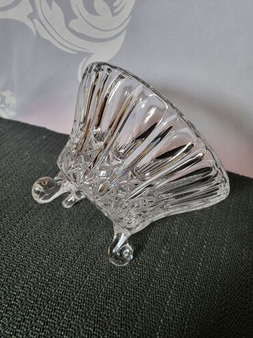 Ostalo posuđe: Bombonijera nova kristal Zajecar 70te. Kristalna bombonijera,na tri na lalafo.rs — 10 Ostalo posuđe: Bombonijera nova kristal Zajecar 70te. Kristalna bombonijera,na tri — 10