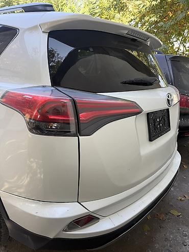 subaru forester 2: Toyota RAV4: 2018 г., 2.4 л, Бензин, Кроссовер — 4