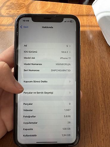 Apple iPhone: IPhone 11, Qara — 8