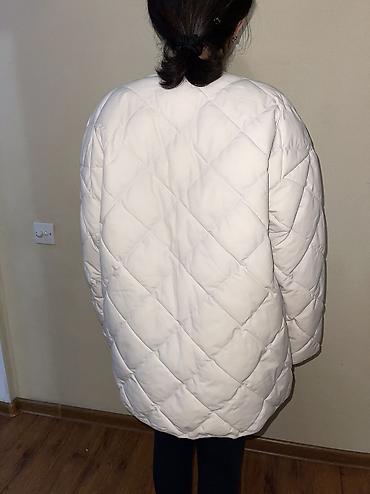 Демисезонные куртки: Куртка Uniqlo Размер XL Новая, отдам за 4500 сом, срочно!!!! В — 10