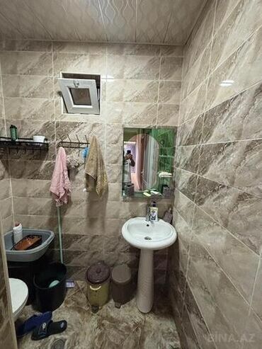 Həyət evləri və villaların satışı: İki mərtəbəli həyət evi - Ümumi plan: 2 mərtəbə, balkonlu fasad — 12