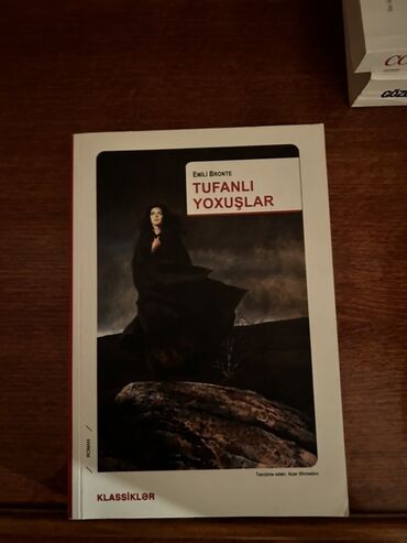 çərəkə kitabı azerbaycan dilinde yukle: Emili Brontenin klassik əsəri "Tufanlı Yoxuşlar" romanının Azərbaycan