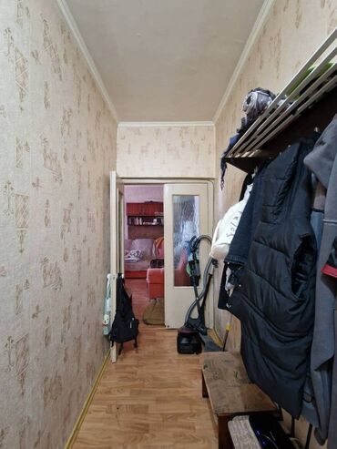 кыргызстан квартиры: 1 бөлмө, 33 кв. м, 105-серия, 8 кабат, Косметикалык ремонт