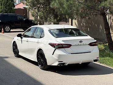 Toyota: Toyota Camry: 2021 г., 2.5 л, Автомат, Гибрид, Седан — 7