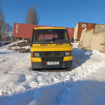 муссо истана: Грузовик, Mercedes-Benz, Дубль, 3 т, Б/у