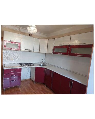 Mətbəx mebeli: Mətbəx mebeli satılır 450 azn.Ölçü:2.10×2.65 sm.Üstündə