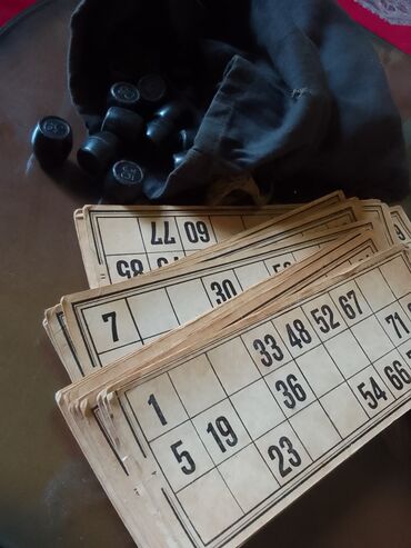 Maskalar, eynəklər: Qedim loto oyunu