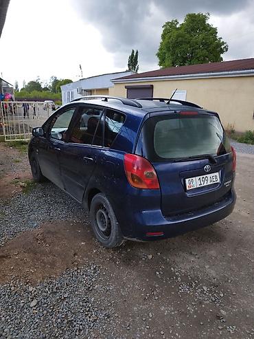 Toyota Corolla Verso: 2003 г., 1.6 л, Механика, Бензин, Минивэн — 2