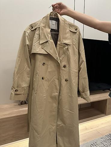 mango плащ: Два предмета верхней одежды MNG (Mango): 1) Бежевый тренч: - — 1