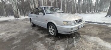 Volkswagen: Volkswagen Passat: 1994 г., 1.8 л, Механика, Бензин, Седан