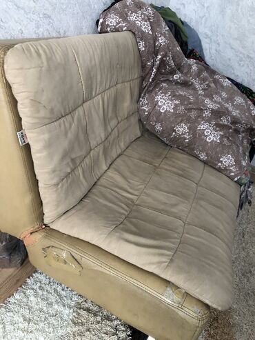 масажный диван: Диван-кровать, цвет - Бежевый, Б/у