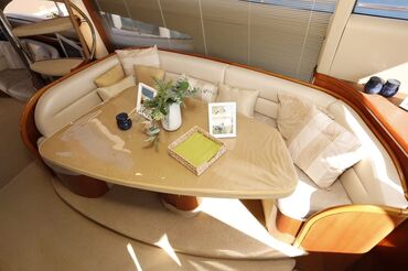 Водный транспорт: Роскошная Белоснежная моторная яхта классического дизайна - воплощение — 3