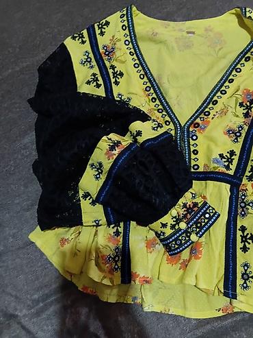 Ženska boho bluza sa vezom i čipkastim rukavima - Model: kratka bluza — 5