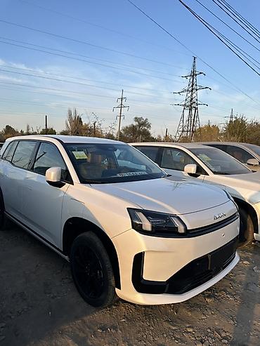 отделка салона авто: AION V— электрический кроссовер Основные характеристики: - Кузов — 2