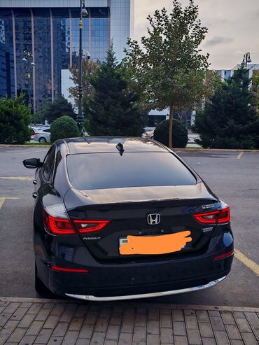 Honda: Honda Insight Hybrid sedan - Güc aqreqatı: benzin-elektrik hibrid — 6