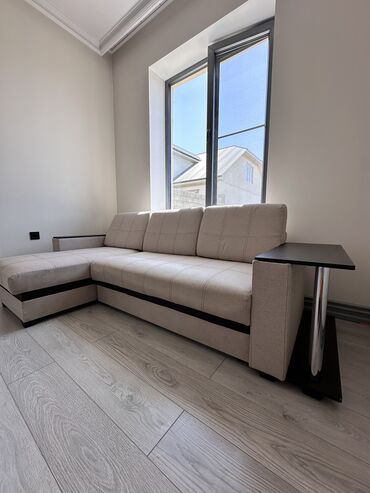 мебель кредит: Бурчтук диван, түсү - Саргыч боз, Колдонулган