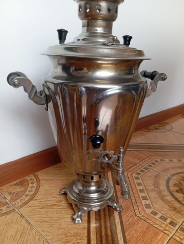 samovar satisi: Samovar Istifade olunmur diye satilir .tutumu 7 litr Tula pecati var