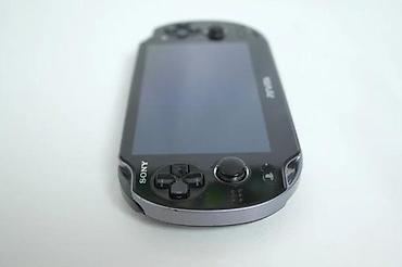 elektronska: REZERVISANO. Sony PlayStation Vita (serija 1000, OLED), u odličnom — 10