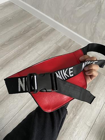 Сумки: Поясная сумка (бананка) красная с логотипом Nike - Компактная — 2
