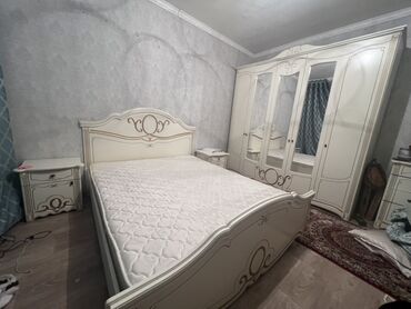 дом на колесах купить бишкек: Гарнитур для спальни в классическом стиле, цвет айвори с золотистым